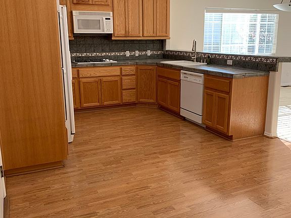 4th image of 816 Parkman Dr