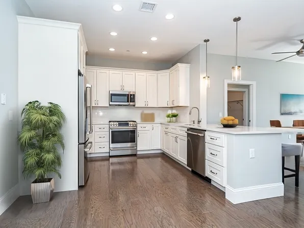 8 Sanborn St #4003, Reading, MA 01867