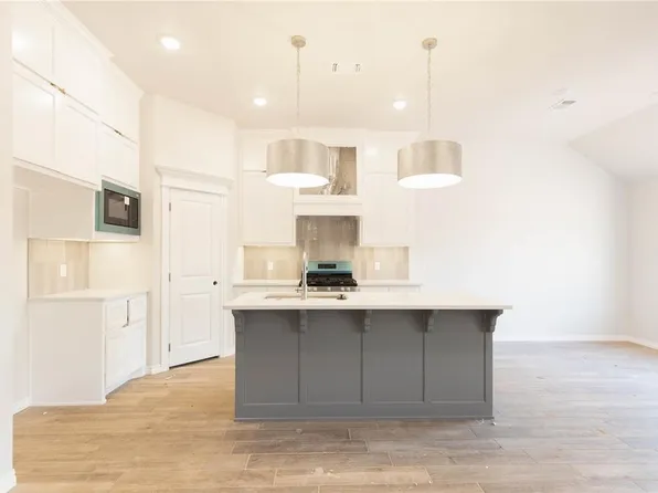 10328 SW 56th St, Mustang, OK 73064