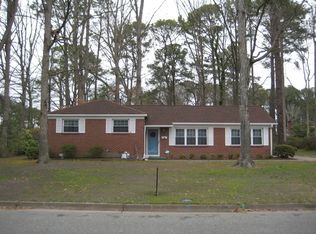 8 Keswick Ln, Hampton, VA 23669