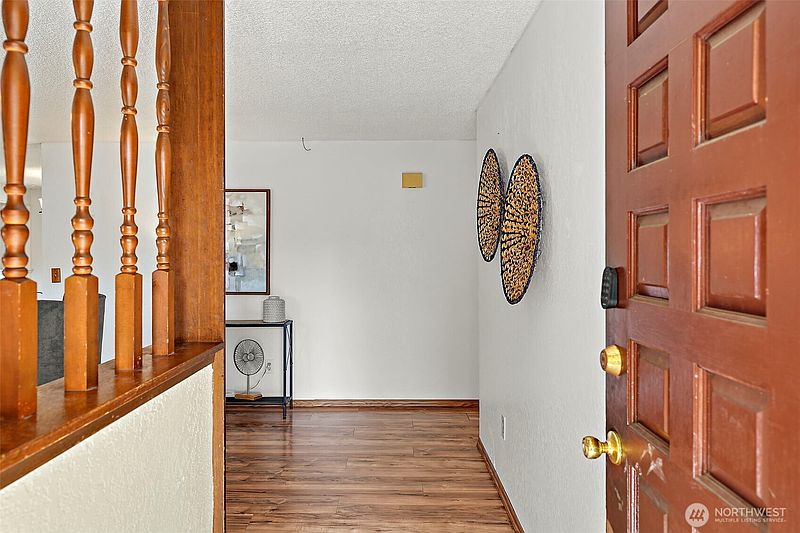 3rd image of 140 Jefferson Avenue