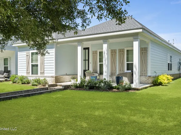 137 Grande View Dr, Biloxi, MS 39531