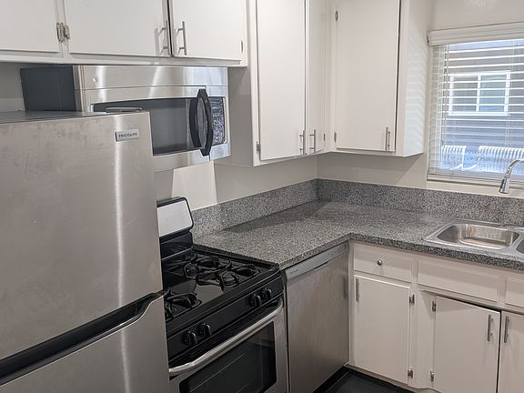 2nd image of 7068 Lanewood Ave APT 5