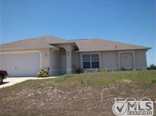 556 Pachman Cir, Lehigh Acres, FL 33936