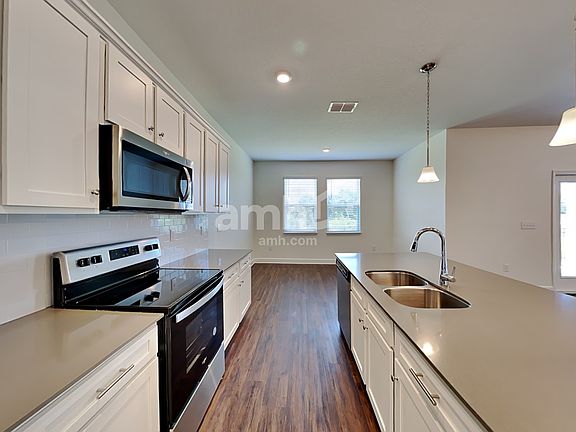 3rd image of 1132 Walden Pond Dr