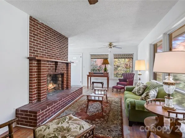 29 Sunset Dr, Waynesville, NC 28786