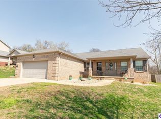 114 Vineland Parkway Dr, Vine Grove, KY 40175