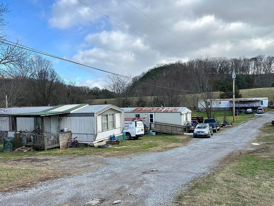2nd image of 144 Kiser Cir