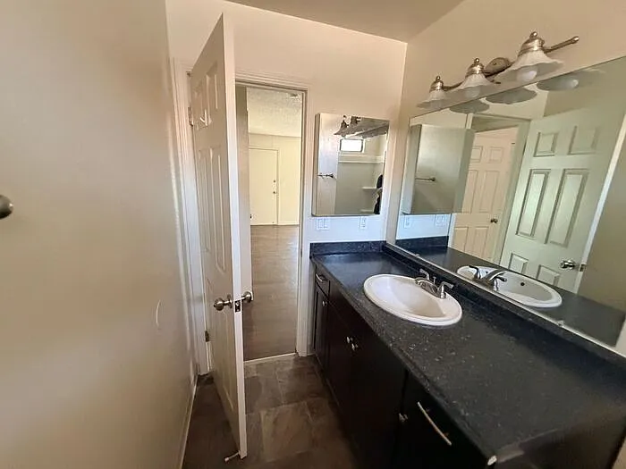 1180 Sutro St #A — Photo 16