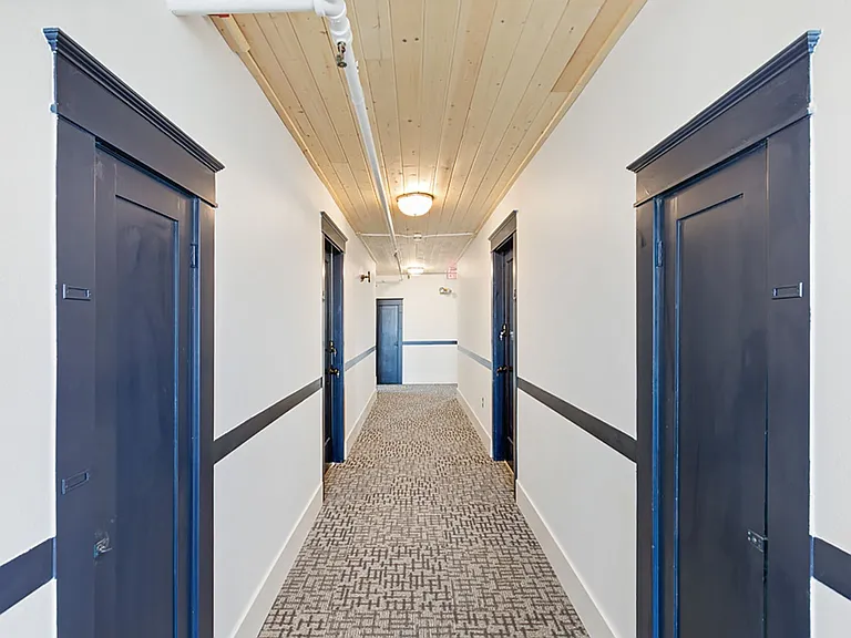 Maple Apartments — Photo 9