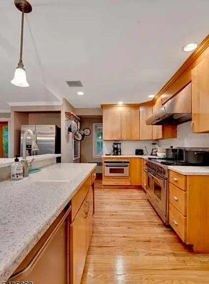 684 Spring Ave — Photo 8