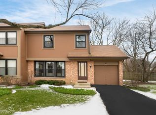 175 Shadowbend Dr, Wheeling, IL 60090