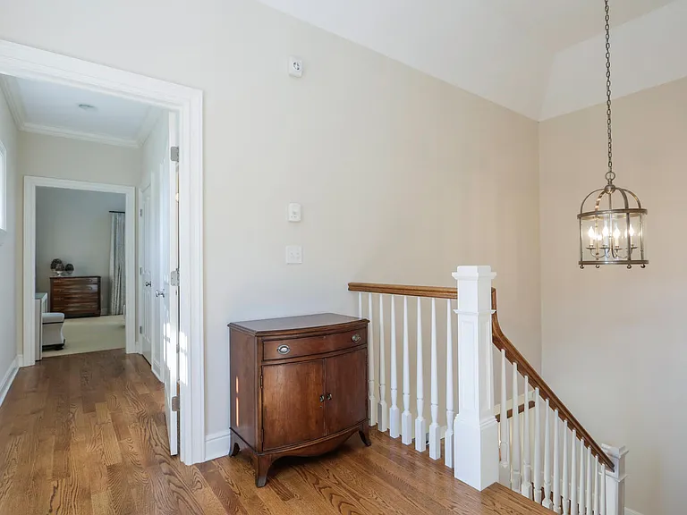 32 Reynolds Pl #A — Photo 12