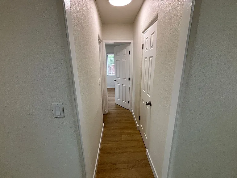 24339 Myers Ave — Photo 10