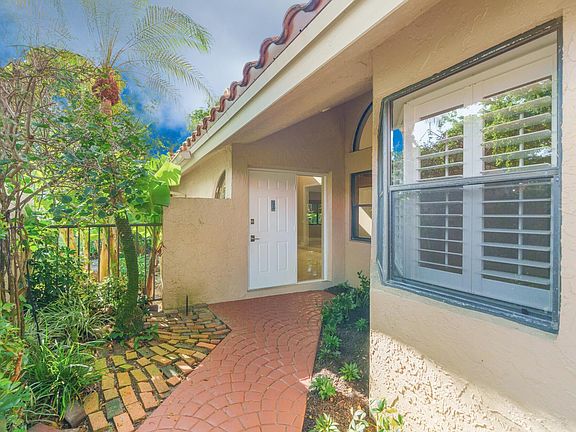 4th image of 22545 Meridiana Drive