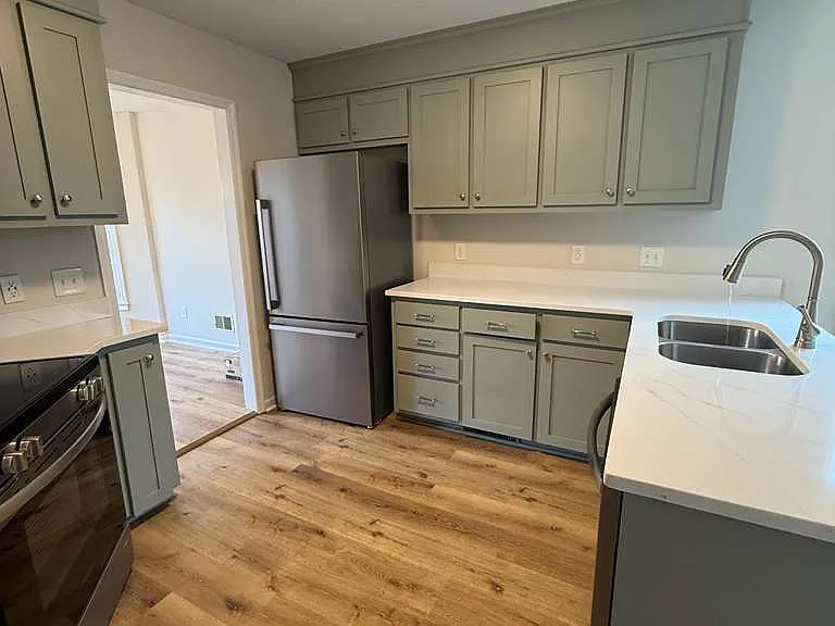 201 Willowood Pkwy — Photo 11