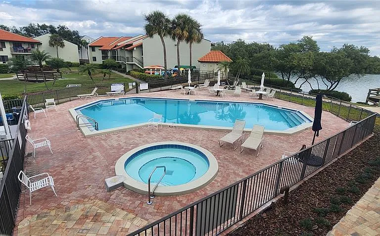 1515 Pinellas Bayway S #17 — Photo 28