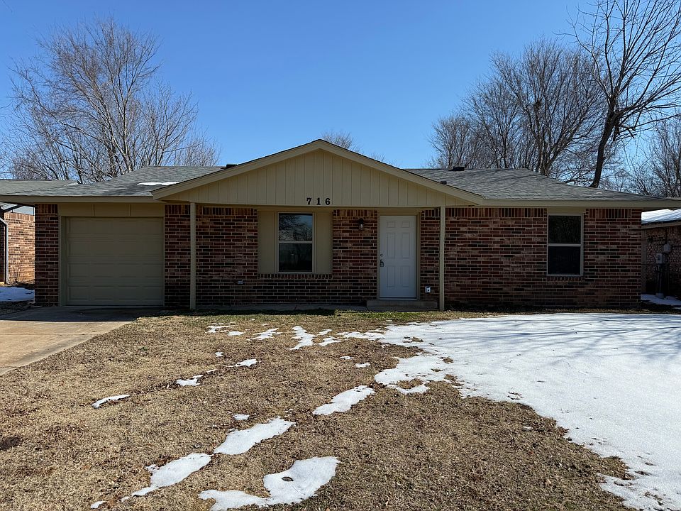 1st image of 716 Woodland Dr