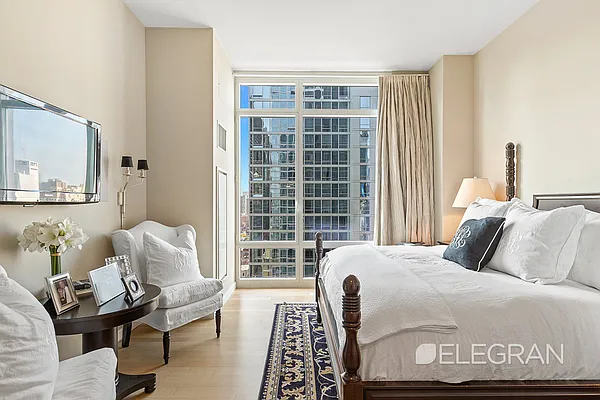 Sold by (Legacy) Elegran | media 17