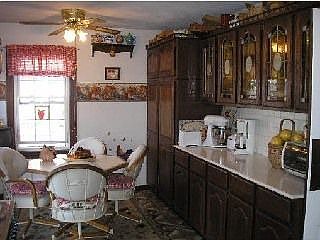 Eating area in Kitchen 