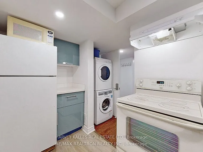 142 Combe Ave #LOWER — Photo 3