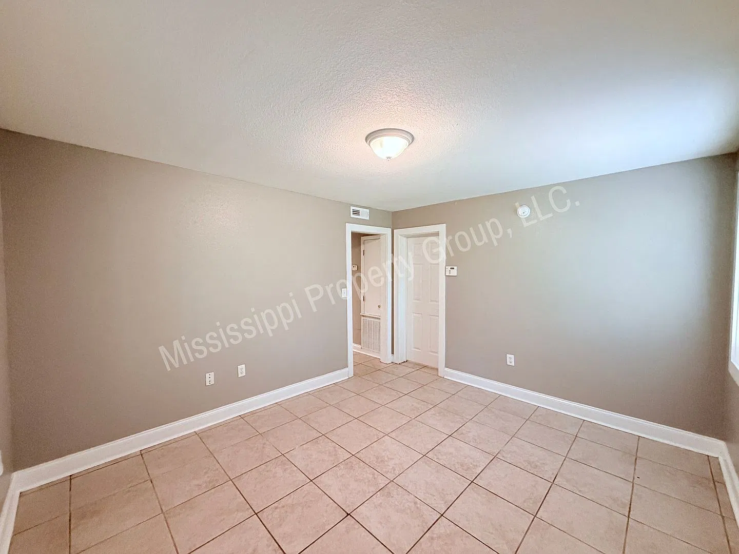 2BR/1BA — Photo 2