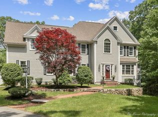 1 Canterbury Ln, North Reading, MA 01864