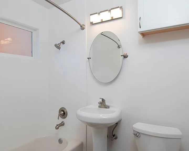 Aztec Pacific Apartments — Photo 57