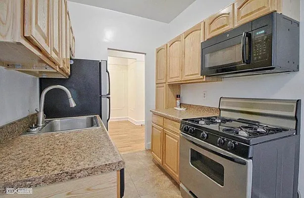 Rented by RealTegrity NY LLC | media 1