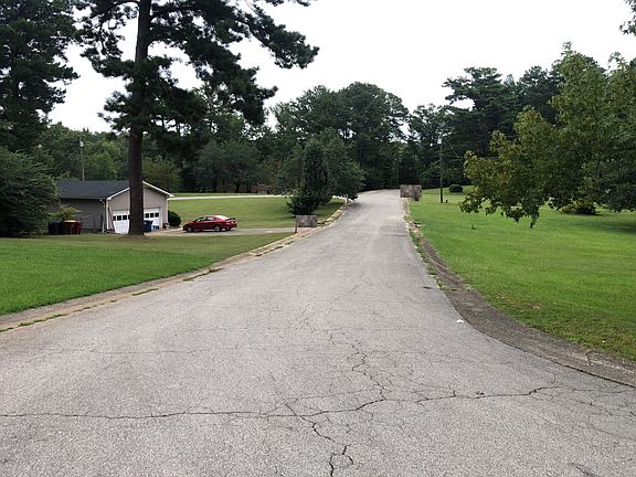 4th image of 4688 Fairway Dr