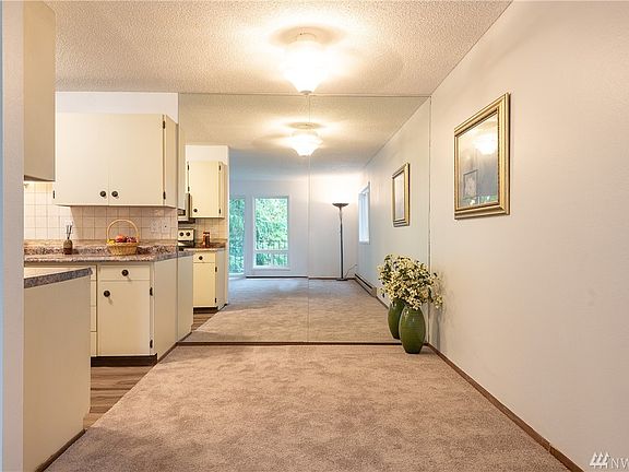 5th image of 10457 Des Moines Memorial Dr S APT W302