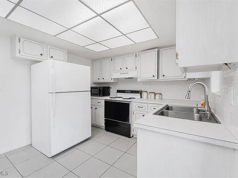 339 Joel Blvd #121 — Photo 21