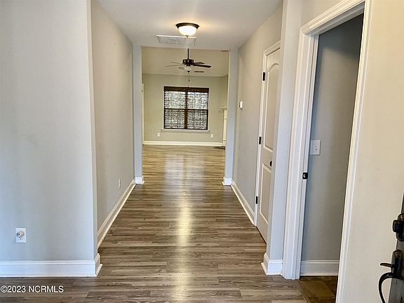 5th image of 108 Ravenwood Dr