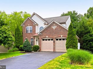 8428 Ambrose Ct, Springfield, VA 22153