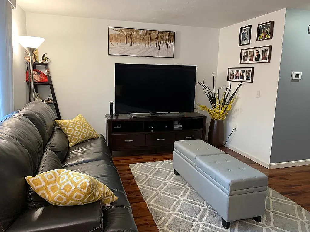 2 bed, 1.5 bath, 1179 sqft, $1,275 — Photo 4