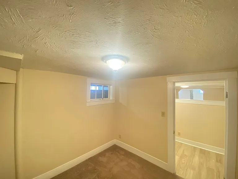 16 Linwood St #A — Photo 8