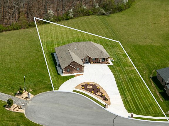 2nd image of 42 Sycamore Rd