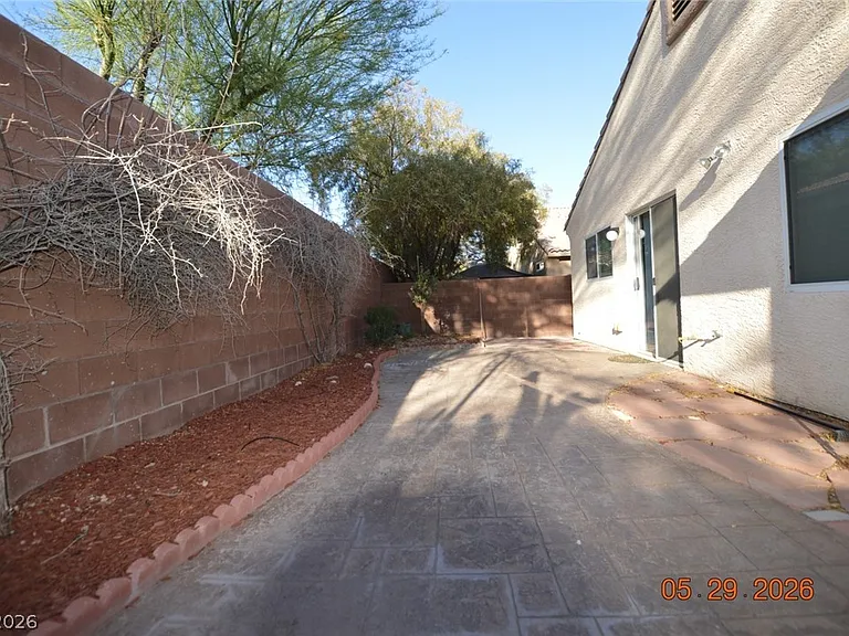 8398 Hollywood Hills Ave — Photo 19