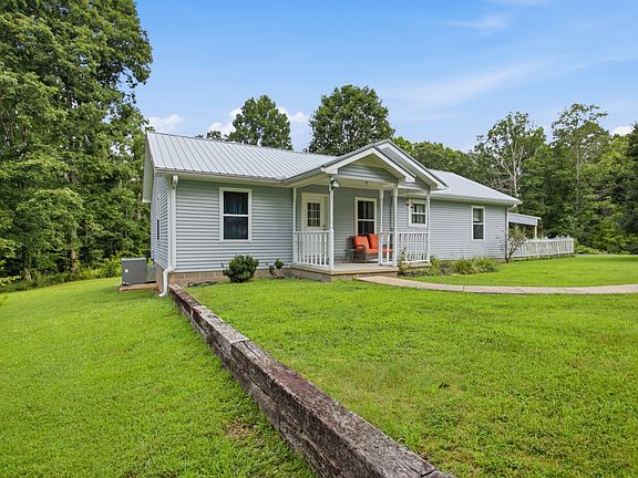 3rd image of 428 Peters Rd