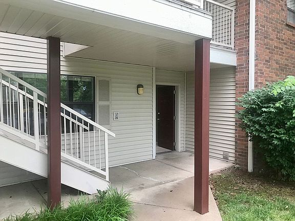 3rd image of 350 S Wildwood Dr APT A-14
