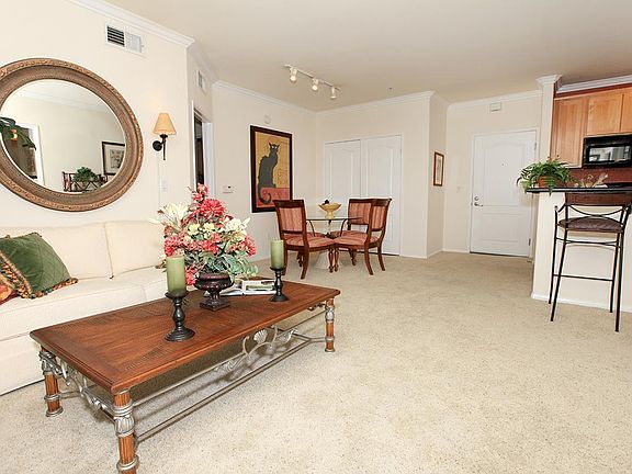 2nd image of 722 S Bixel St APT A833