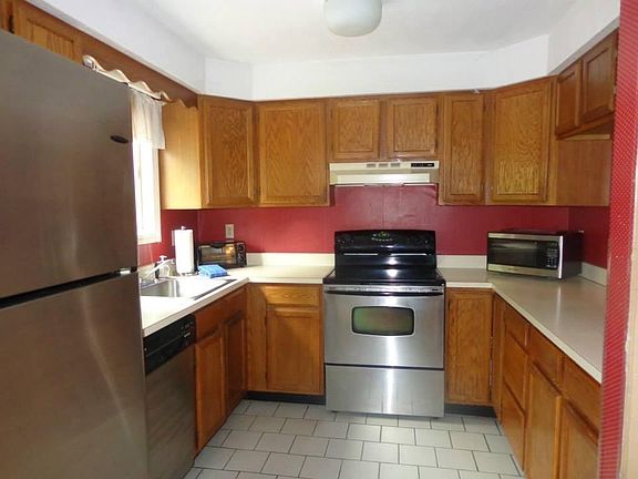 5th image of 74 Madison Dr #74