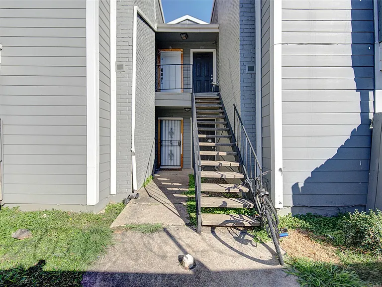12500 Sandpiper Dr #197 — Photo 2
