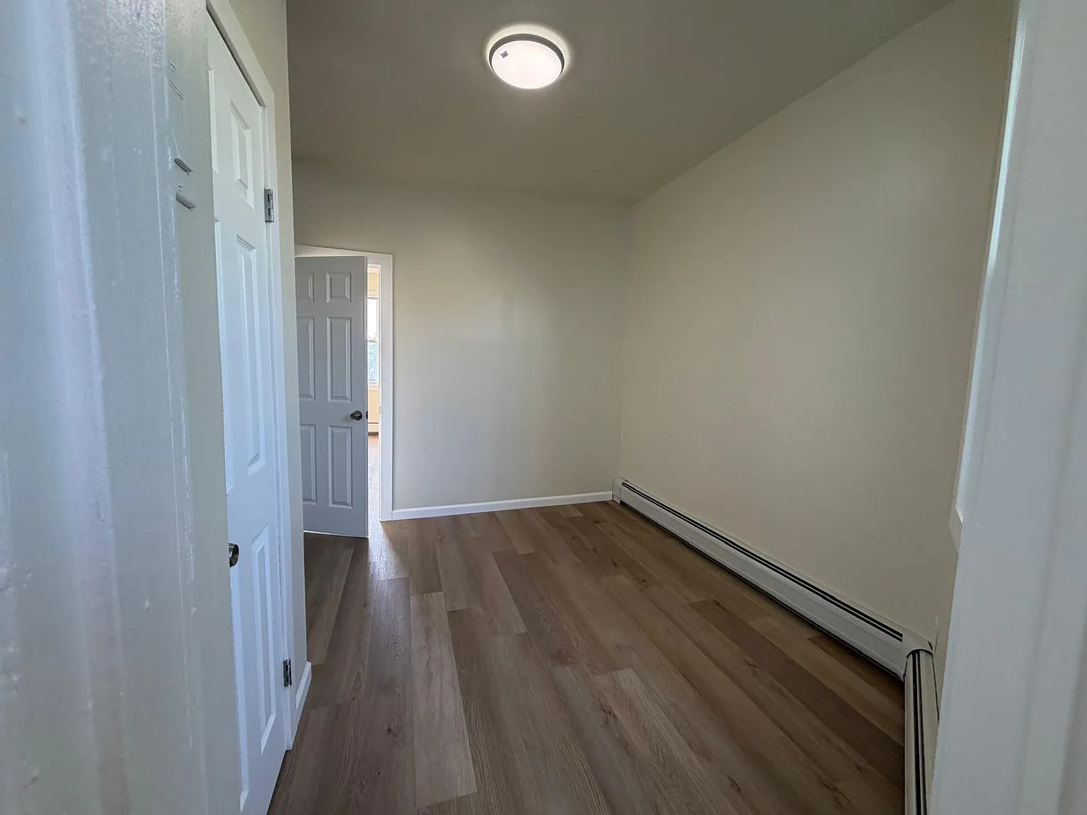 2 bed, 750 sqft, $2,100 — Photo 4