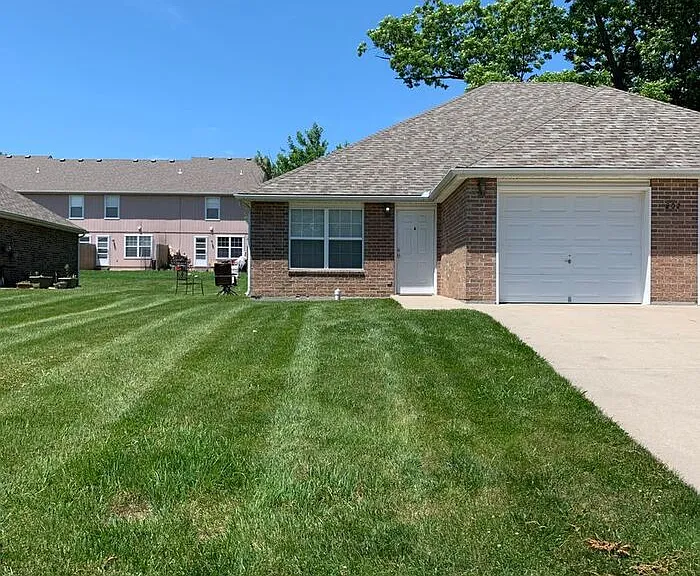 202 S Black Jack Ave — Photo 1