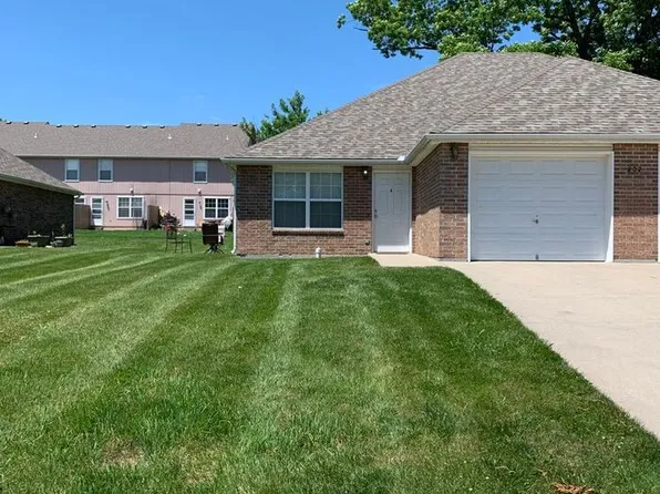 202 S Black Jack Ave, Lone Jack, MO 64070