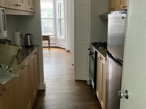 11 Dartmouth Pl #2, Boston, MA 02116