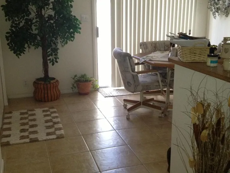 420 W Yukon Dr #1 — Photo 3