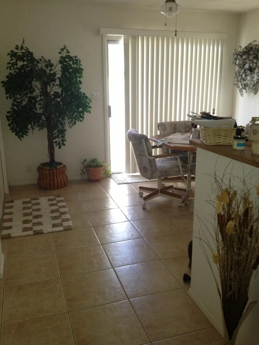 Building Photo - 420 W Yukon Dr #1