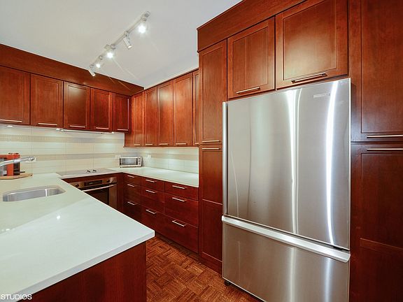 4th image of 3150 N Lake Shore Dr APT 3B
